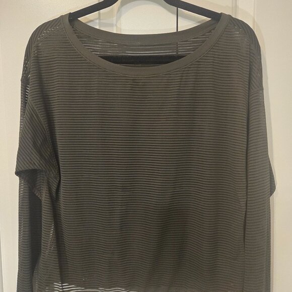 Women's Lululemon long sleeved top size 8 - Picture 1 of 2